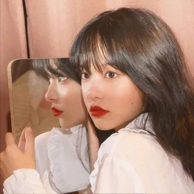 燃烧女子的画像海报